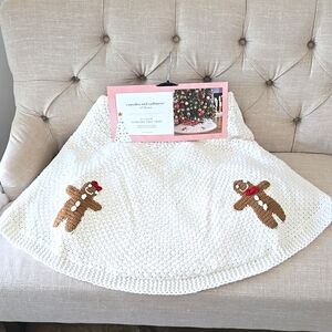 Cupcakes and Cashmere Gingerbread Tree Skirt Christmas Tree Skirt New with tags